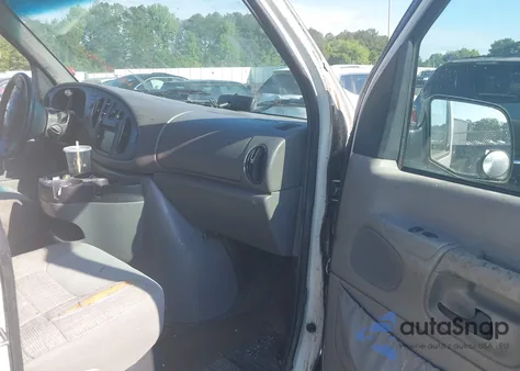 1999 Ford E-350 Super Duty Xl/Xlt z USA, uszkodzony, nr VIN 1FBSS31S6XHB77883